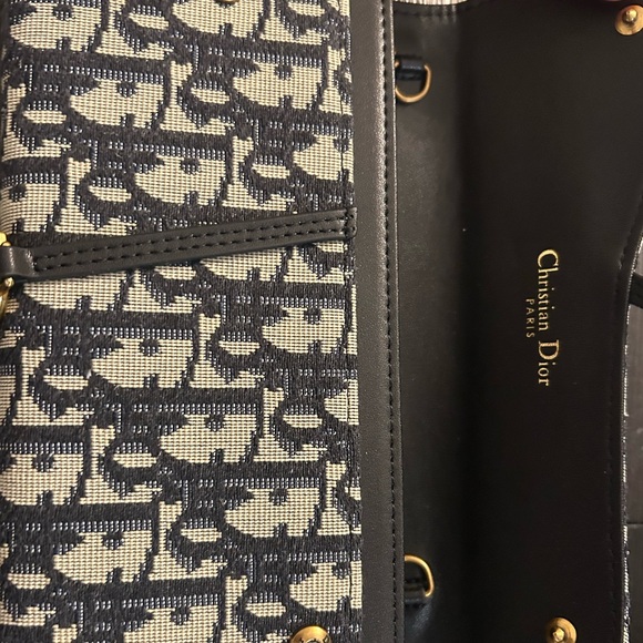 Small Saddle Pouch with Chain and Mini Pouch - Picture 4 of 6